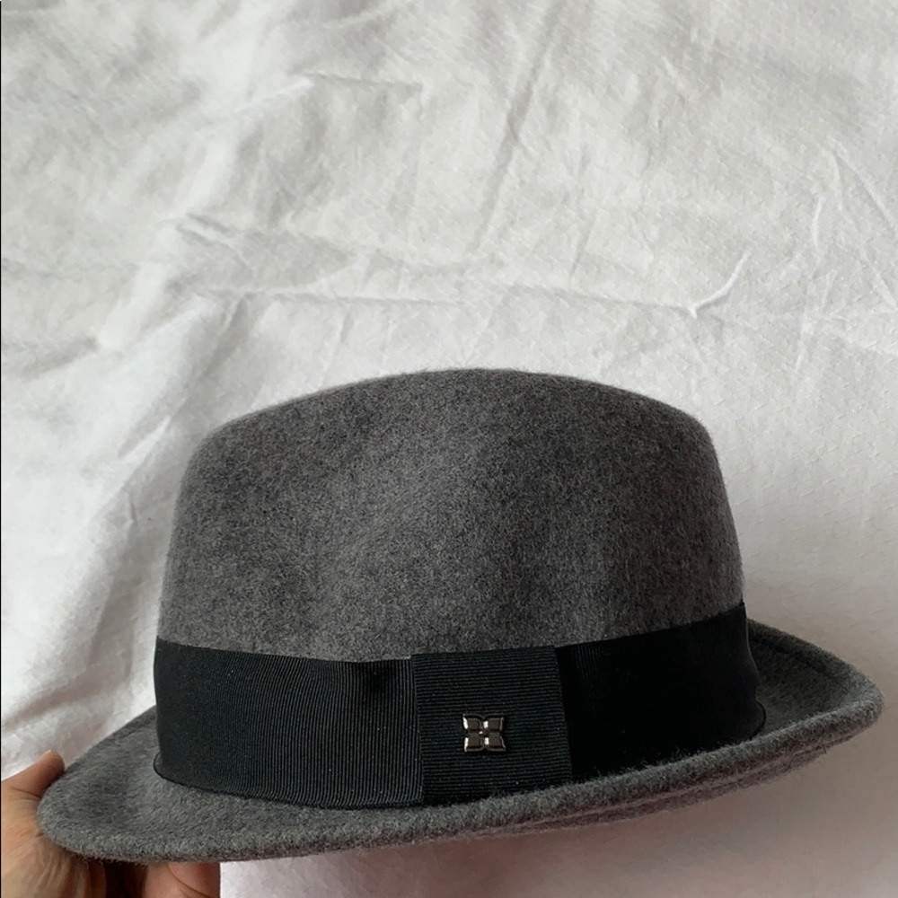 BCBG WOOL FEDORA HAT